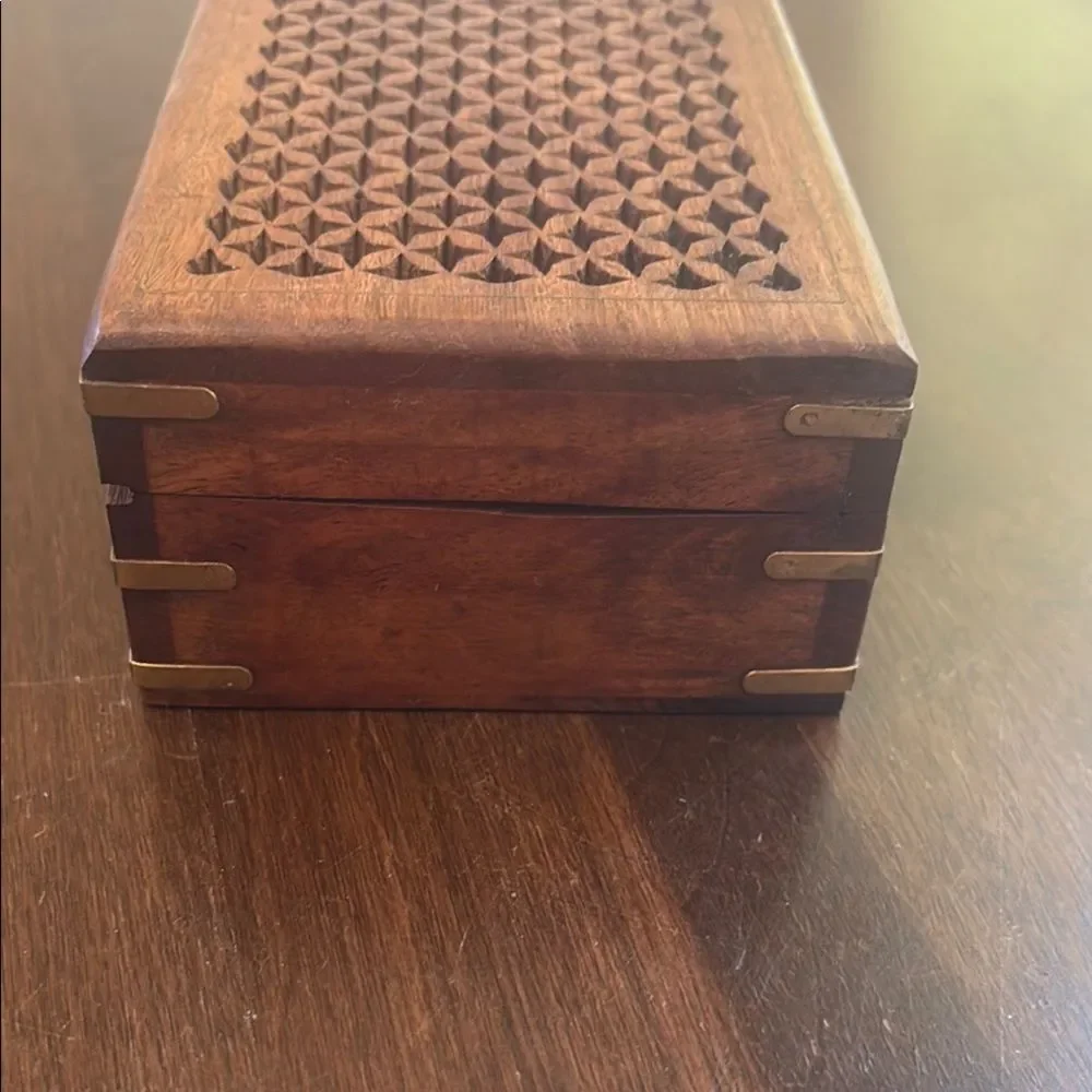 Elegant Vintage Wooden keepsake Trinket Jewlery Box